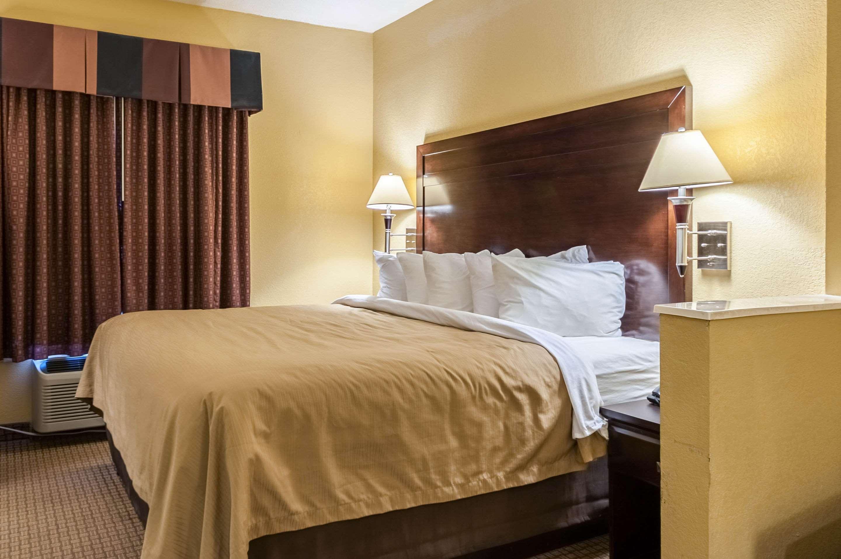Quality Inn & Suites Lafayette Esterno foto