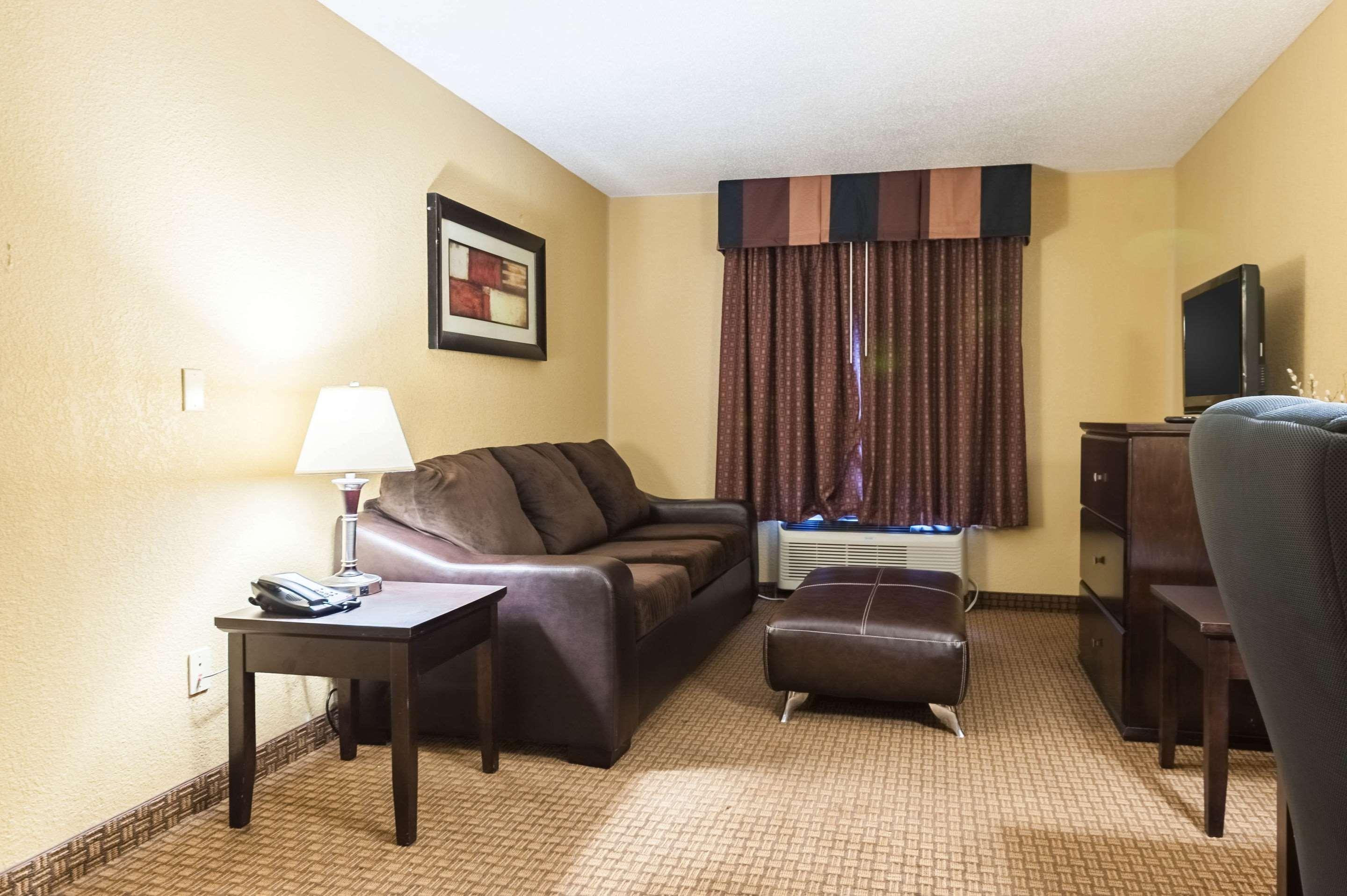 Quality Inn & Suites Lafayette Esterno foto