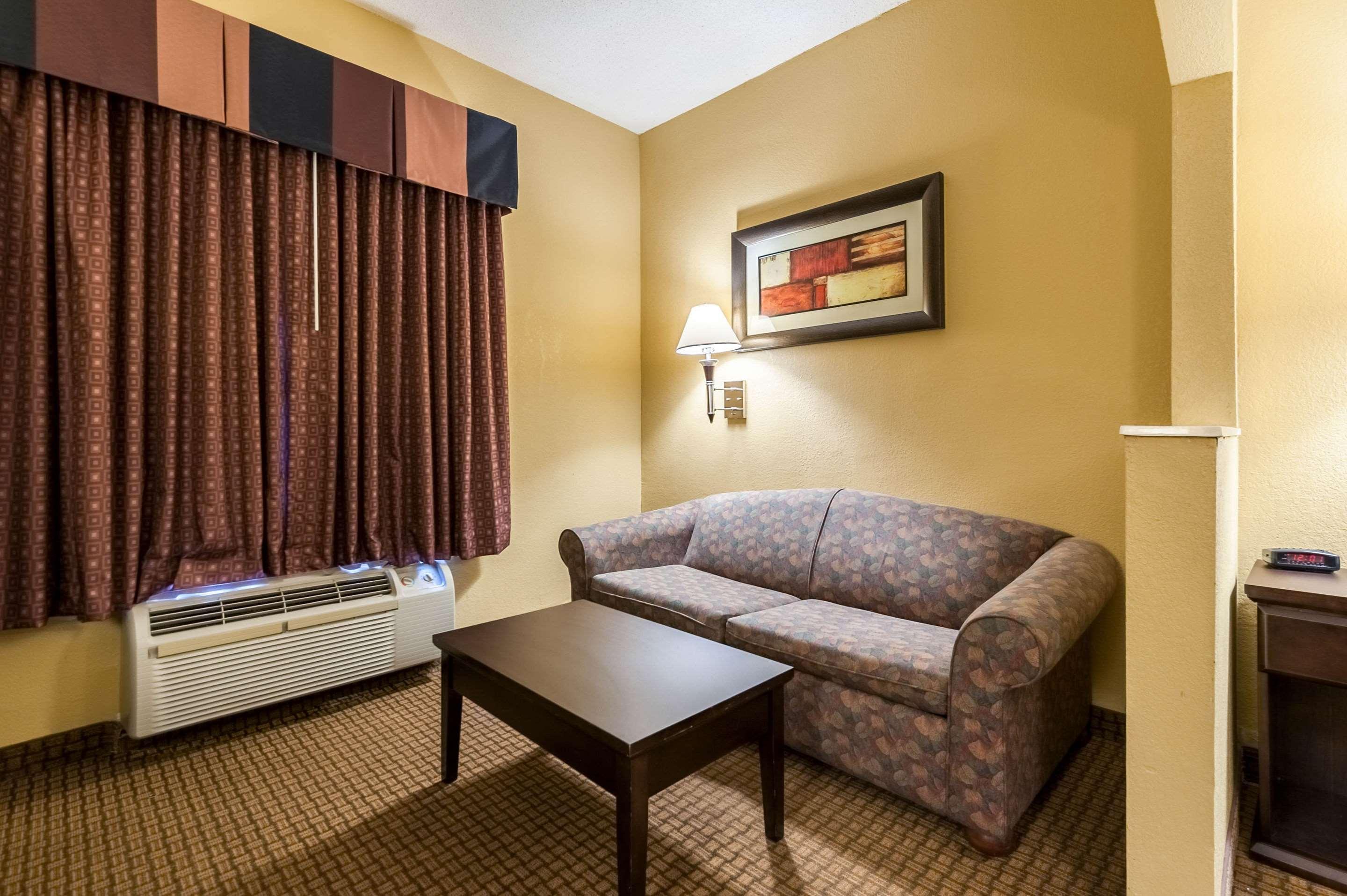 Quality Inn And Suites Lafayette Esterno foto