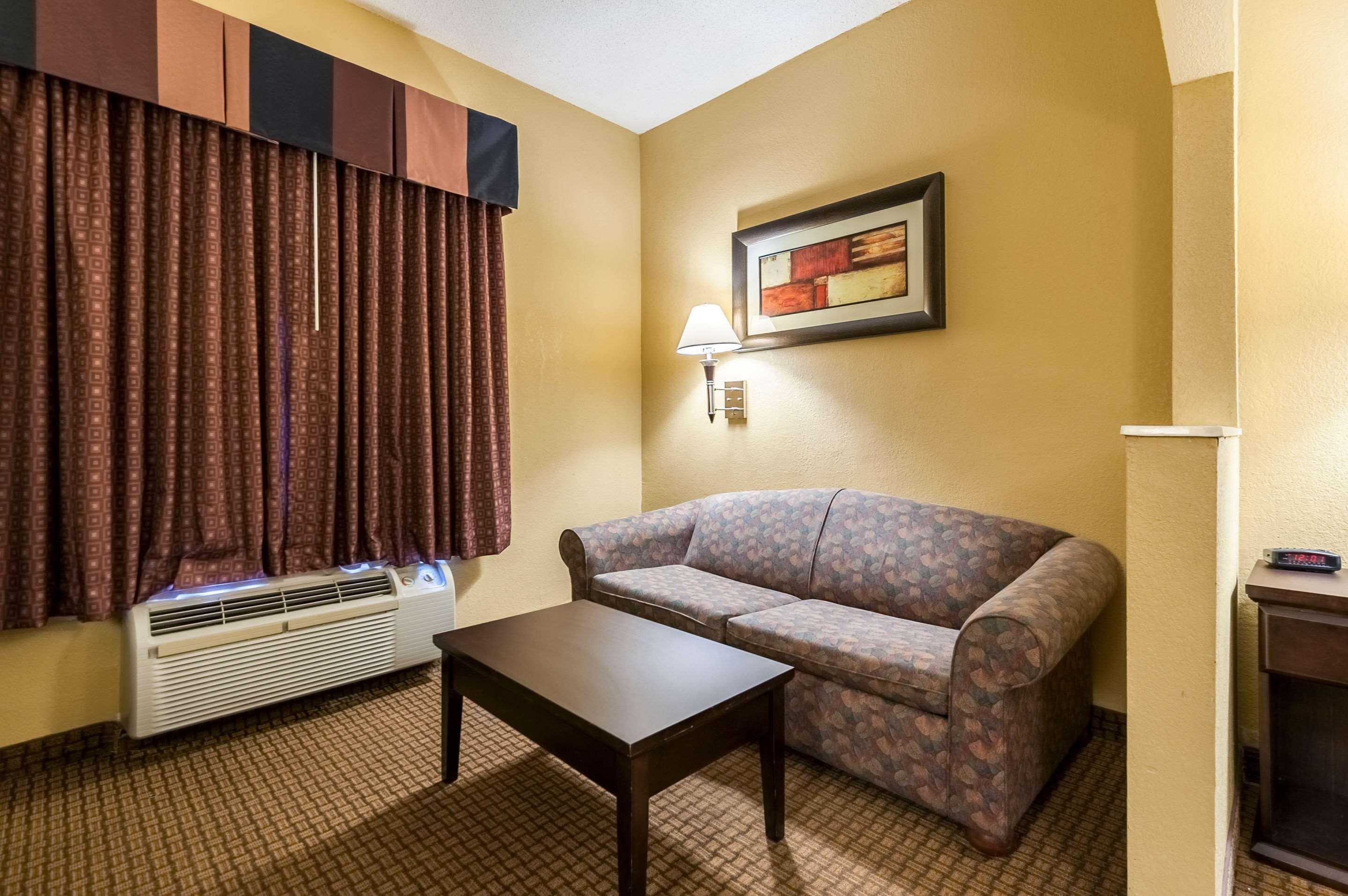 Quality Inn & Suites Lafayette Esterno foto