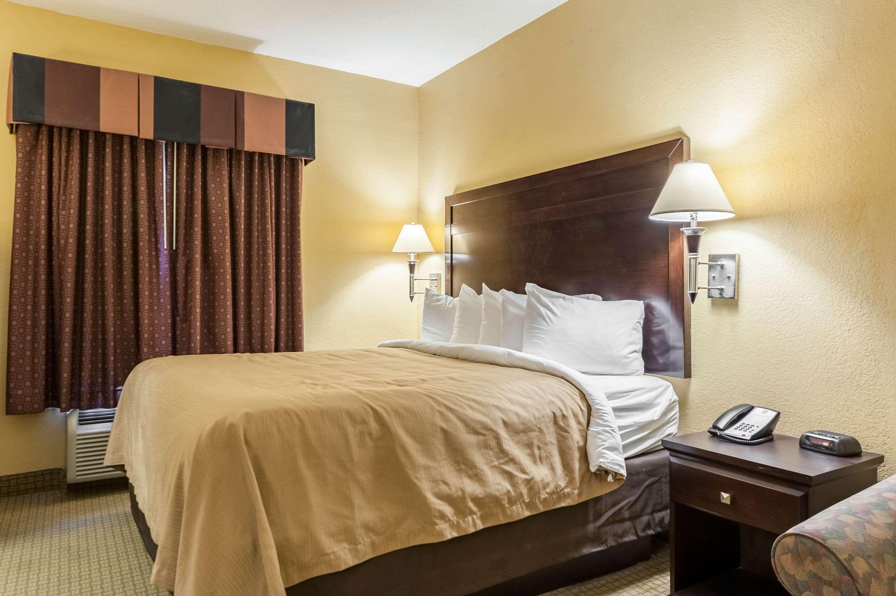 Quality Inn & Suites Lafayette Esterno foto