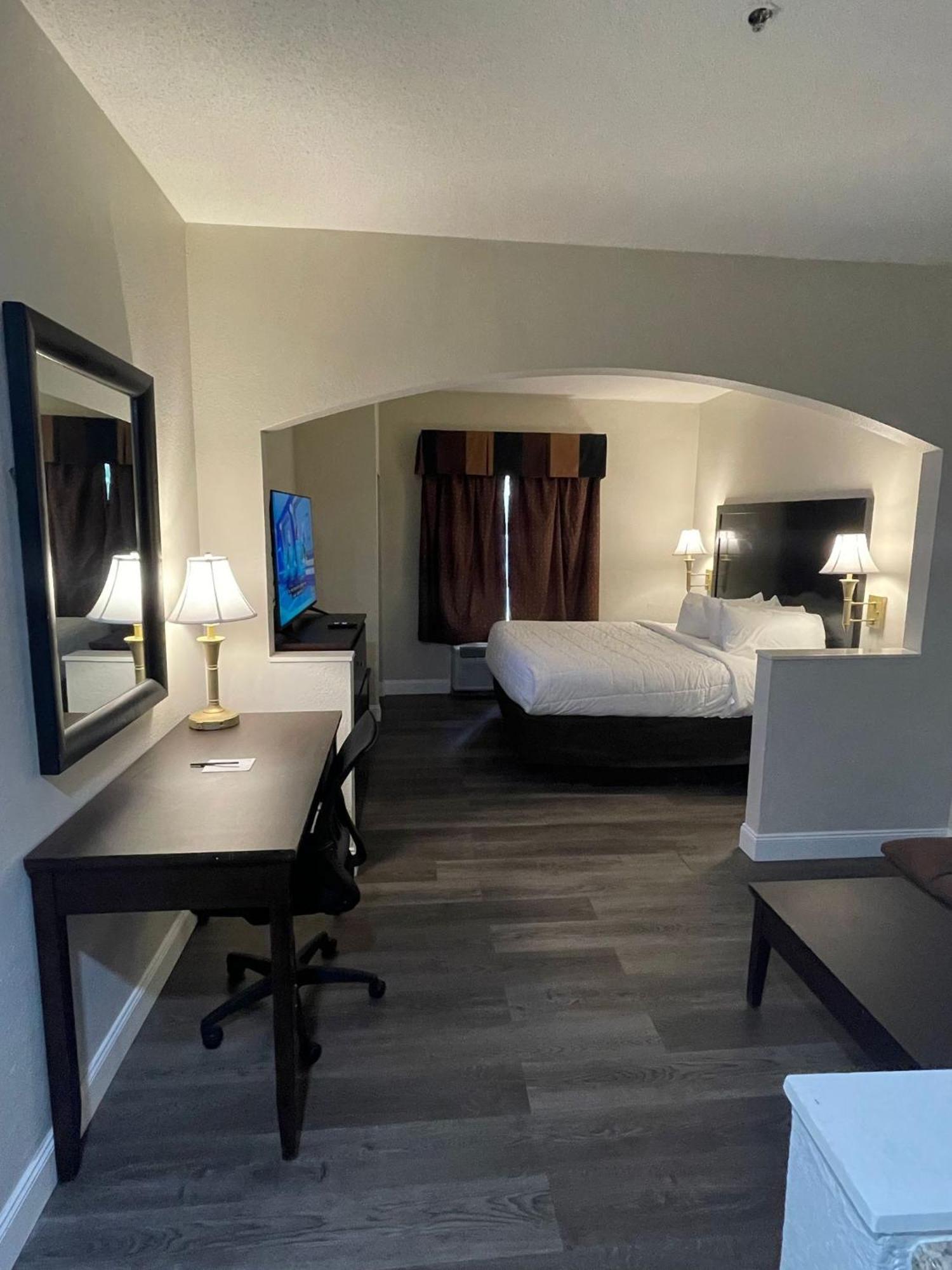 Quality Inn And Suites Lafayette Esterno foto