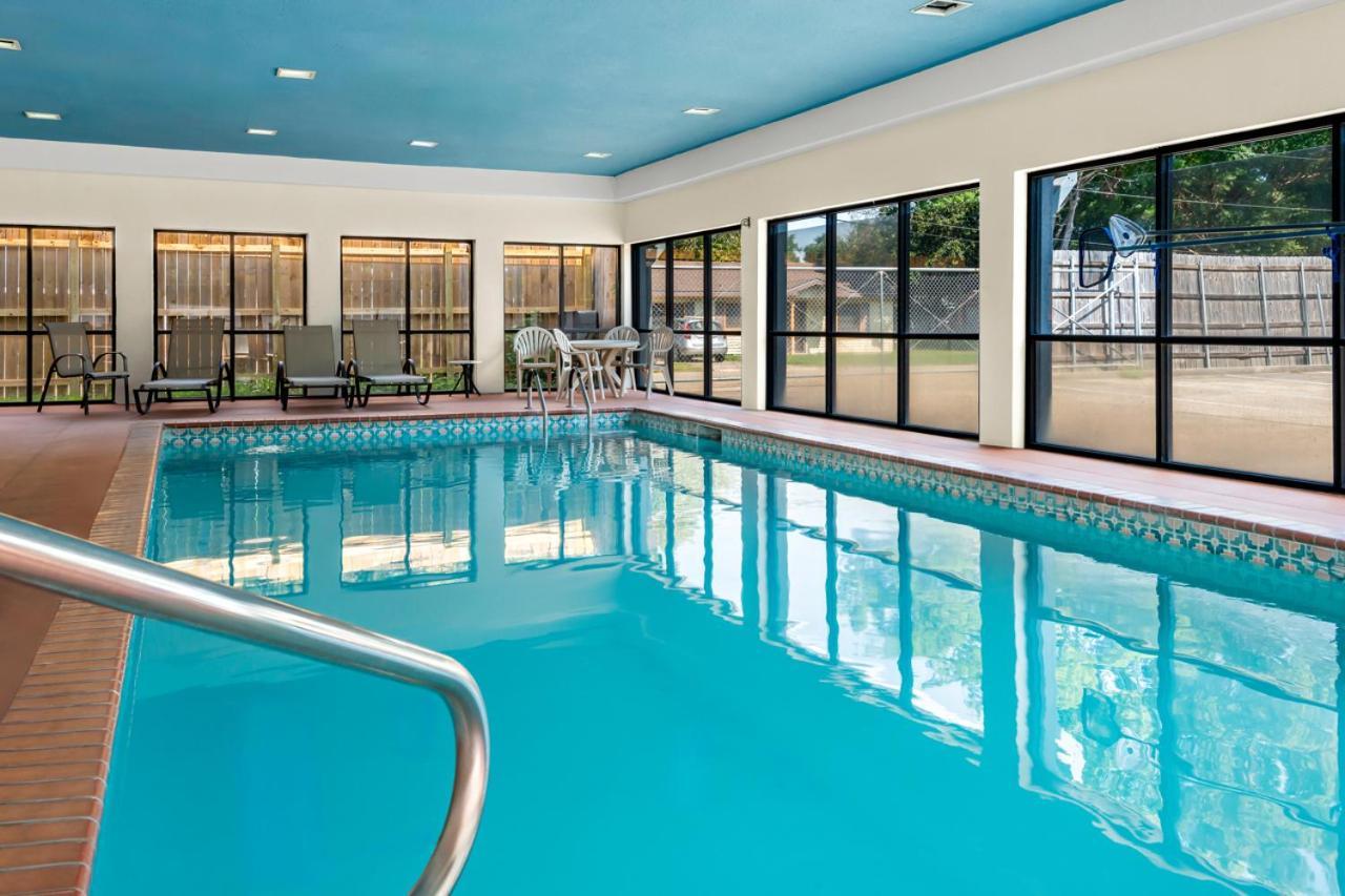 Quality Inn & Suites Lafayette Esterno foto