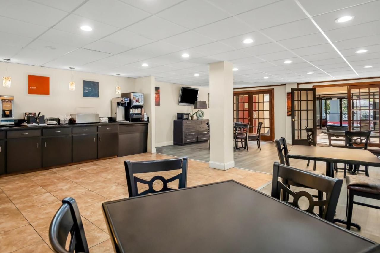 Quality Inn & Suites Lafayette Esterno foto
